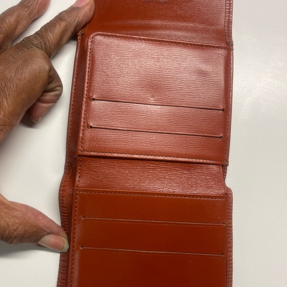 Louis Vuitton Textured Tan Wallet - Picture 5 of 8
